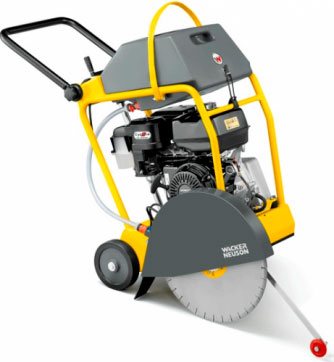 Резчик швов Wacker Neuson MFS-1350CE в прокат в Махачкале. У нас лучшая цена за сутки! Возможность взять в аренду с выгодной скидкой до 40% при экспресс доставке 24/7. И помните, ночью стоимость еще дешевле на 30%! #арендапрокат #виброплита #выгодно
